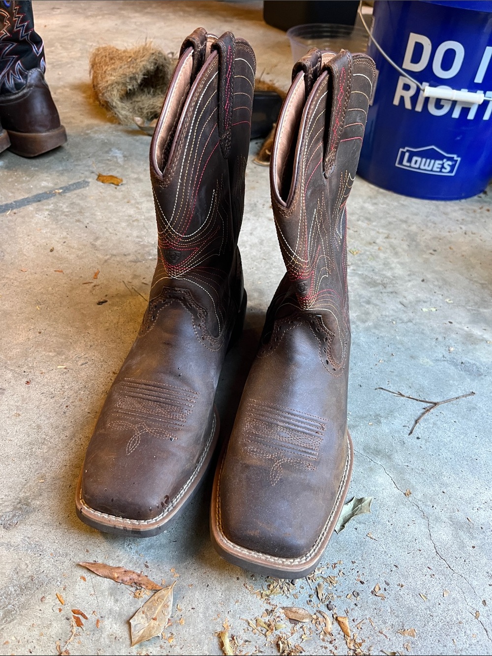 Ariat Brown Leather Western Pull-On Boots with Red Stitching 10D
